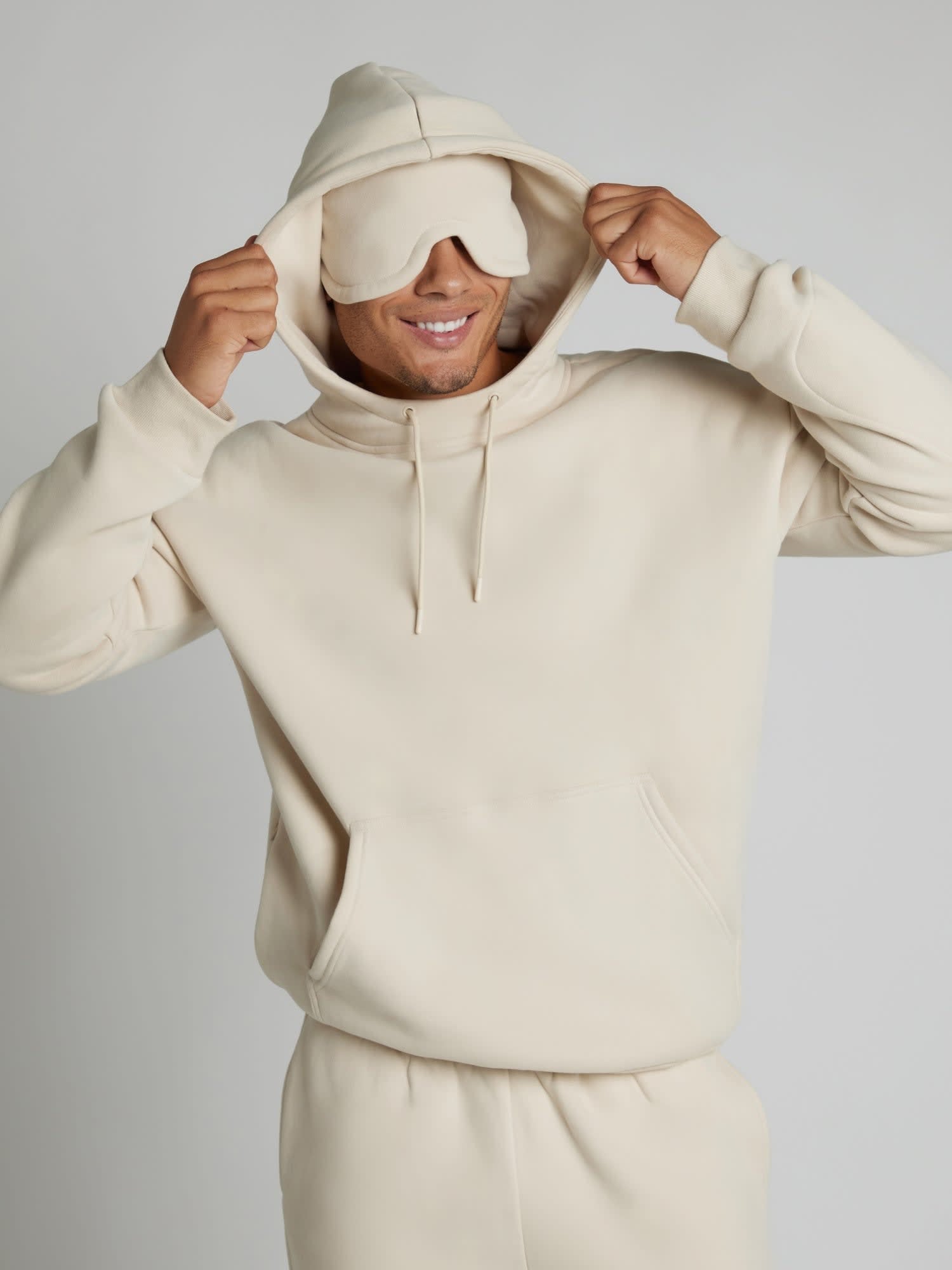 Le hoodie cocon anti-stress pour dormir partout 🤍